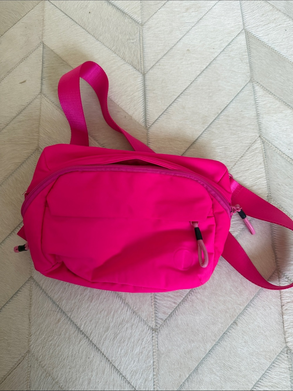 Women’s Hot Pink Crossbody Belt Bag